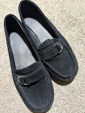 AEROSOLES Black Suede Loafers with Buckle Detail
